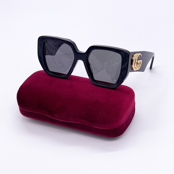 NEW GUCCI WOMEN BLACK SUNGLASSES - Picture 1 of 9